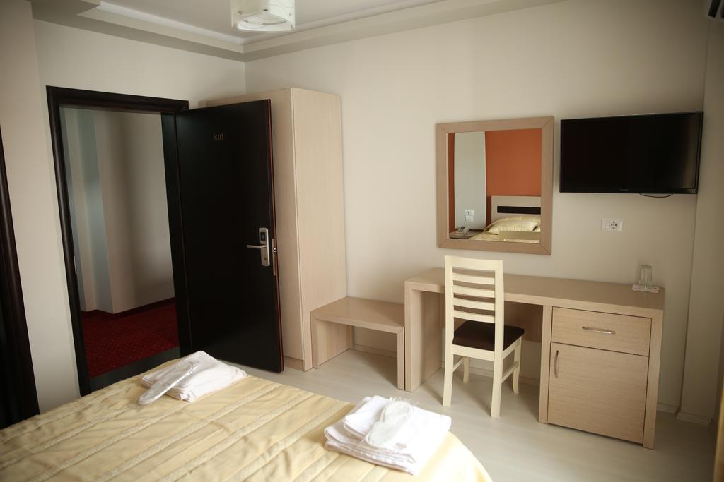 Hotel Pogradeci Oda fotoğraf